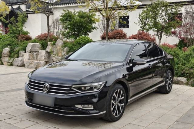Ojetý Volkswagen Magotan 2020 330TSI DSG Leading Model