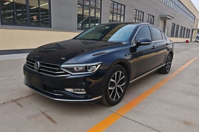 Ojetý Volkswagen Magotan 2020 330TSI DSG Leading Model