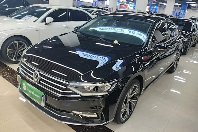Used Volkswagen Magotan 2020 330TSI DSG Luxury Edition Guazi used car, China used car export, Used car for sale, Used  cars, Cheapest cars for sale