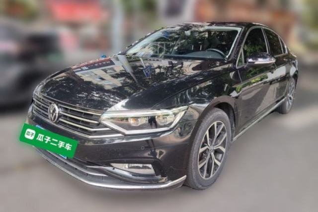 Ojetý Volkswagen Magotan 2020 330TSI DSG Leading Model