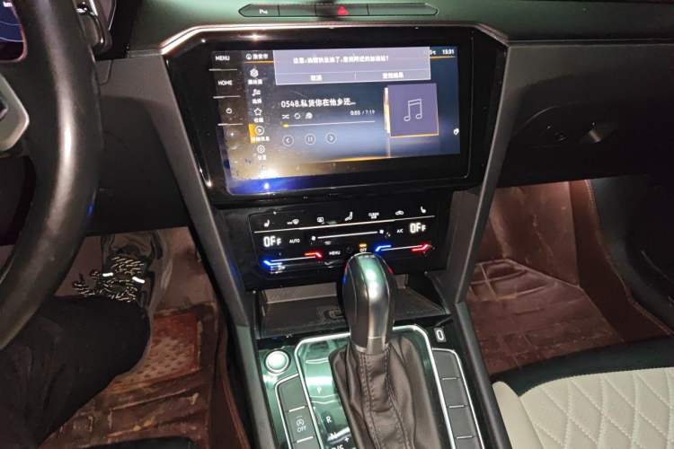 Used Volkswagen Magotan 2020 330TSI DSG Luxury Edition Audio And AC Panel