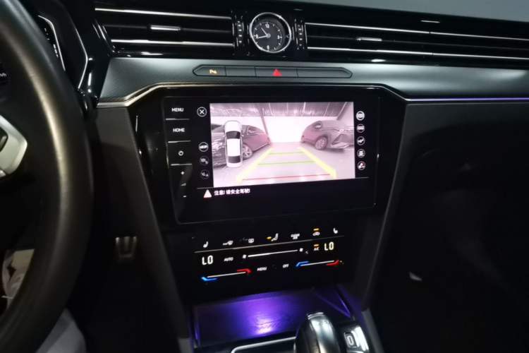 Used Volkswagen Magotan 2020 330TSI DSG Luxury Edition Audio And AC Panel