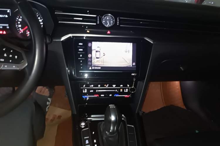 Used Volkswagen Magotan 2020 330TSI DSG Leading Model Audio And AC Panel