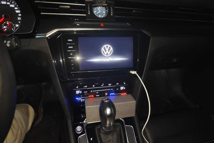Used Volkswagen Magotan 2020 330TSI DSG Leading Model Audio And AC Panel