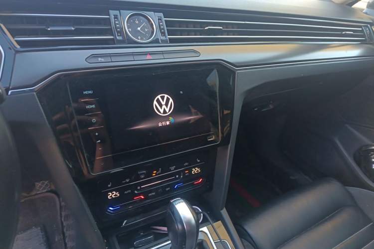 Used Volkswagen Magotan 2020 330TSI DSG Leading Model Audio And AC Panel