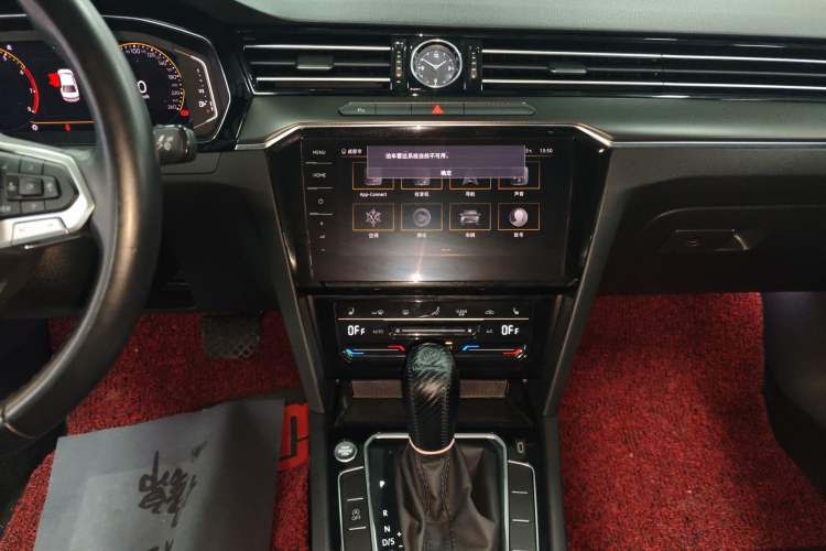 Used Volkswagen Magotan 2020 330TSI DSG Luxury Edition Audio And AC Panel