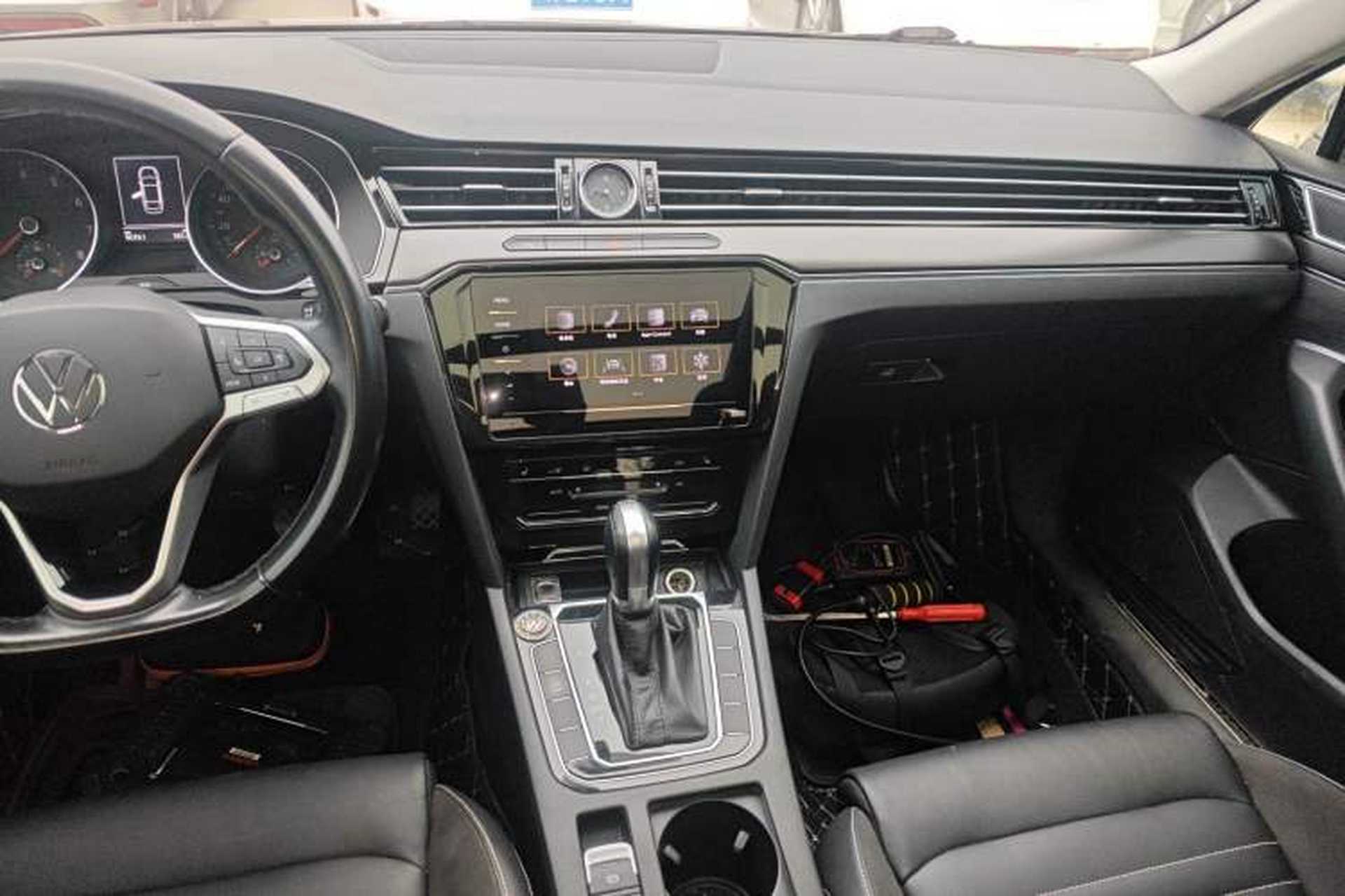 Used Volkswagen Magotan 2020 330TSI DSG Leading Model Audio And AC Panel