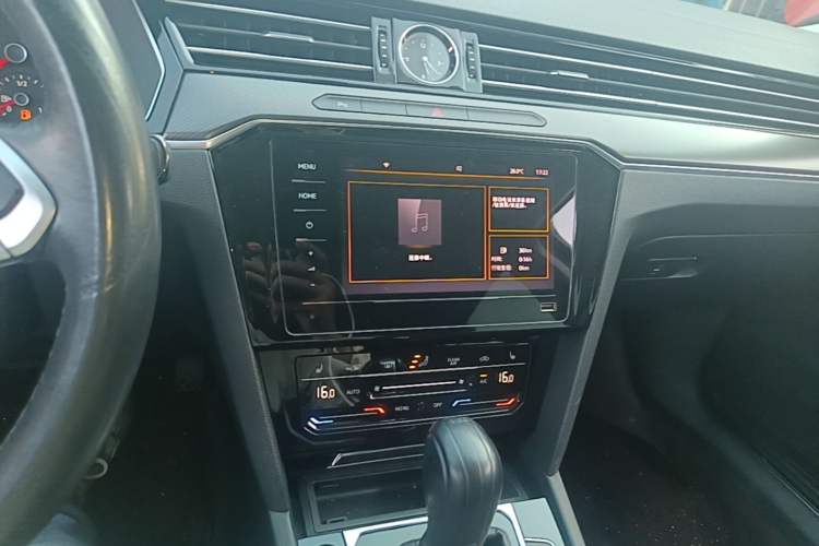 Used Volkswagen Magotan 2020 330TSI DSG Leading Model Audio And AC Panel