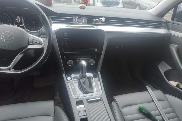 Used Volkswagen Magotan 2020 280TSI DSG Comfort Edition Audio And AC Panel
