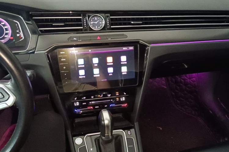 Used Volkswagen Magotan 2020 330TSI DSG Luxury Edition Audio And AC Panel
