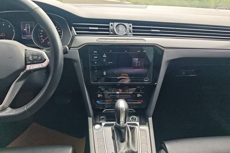 Used Volkswagen Magotan 2020 330TSI DSG Leading Model Audio And AC Panel