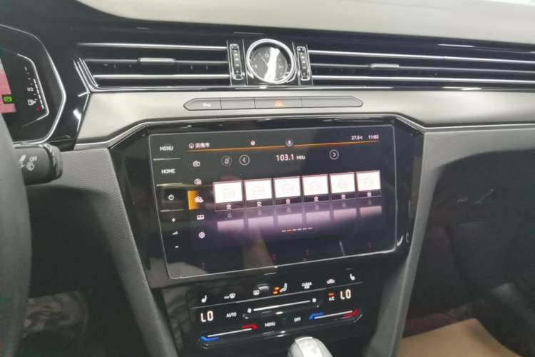 Used Volkswagen Magotan 2020 330TSI DSG Luxury Edition Audio And AC Panel