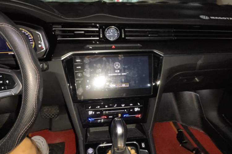 Used Volkswagen Magotan 2020 330TSI DSG Luxury Edition Audio And AC Panel