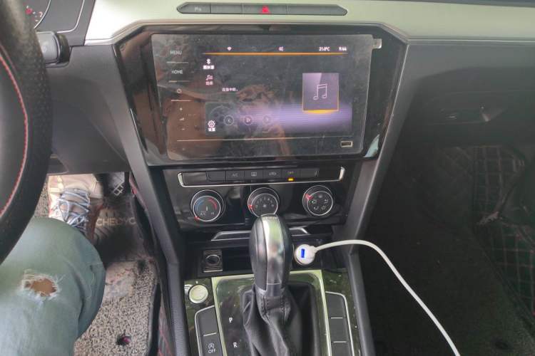 Used Volkswagen Magotan 2020 280TSI DSG Comfort Edition Audio And AC Panel