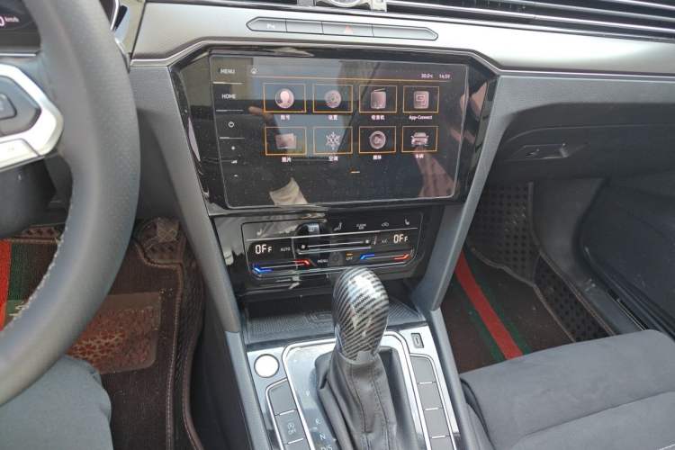 Used Volkswagen Magotan 2020 330TSI DSG Luxury Edition Audio And AC Panel