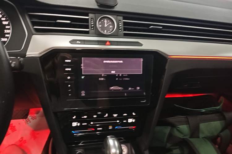 Used Volkswagen Magotan 2020 280TSI DSG Comfort Edition Audio And AC Panel