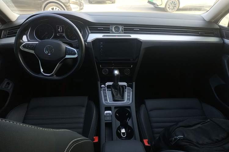 Used Volkswagen Magotan 2020 280TSI DSG Comfort Edition Audio And AC Panel