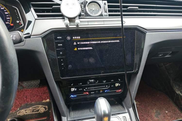 Used Volkswagen Magotan 2020 330TSI DSG Luxury Edition Audio And AC Panel