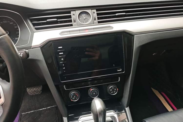 Used Volkswagen Magotan 2020 280TSI DSG Comfort Edition Audio And AC Panel