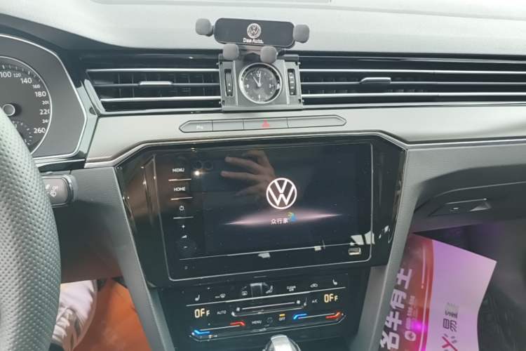 Used Volkswagen Magotan 2020 330TSI DSG Leading Model Audio And AC Panel