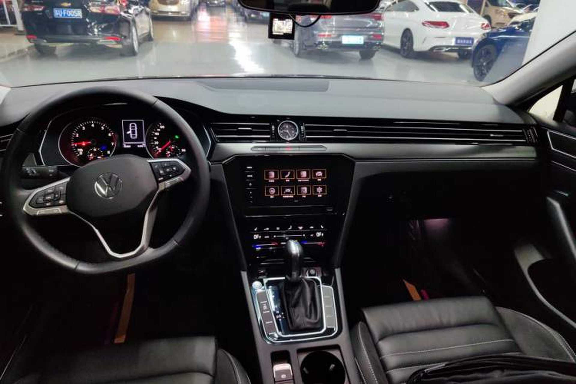 Used Volkswagen Magotan 2020 330TSI DSG Leading Model Audio And AC Panel