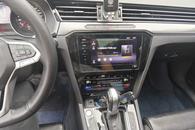 Used Volkswagen Magotan 2020 330TSI DSG Leading Model Audio And AC Panel