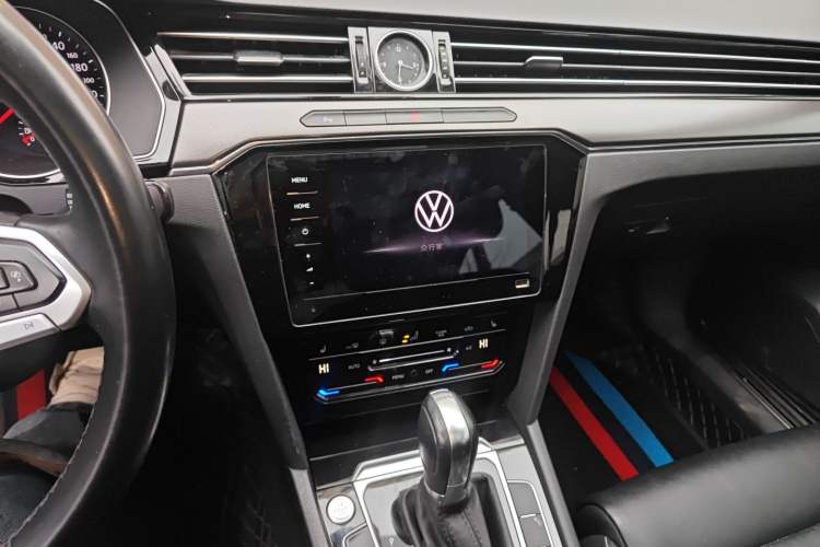 Used Volkswagen Magotan 2020 330TSI DSG Leading Model Audio And AC Panel