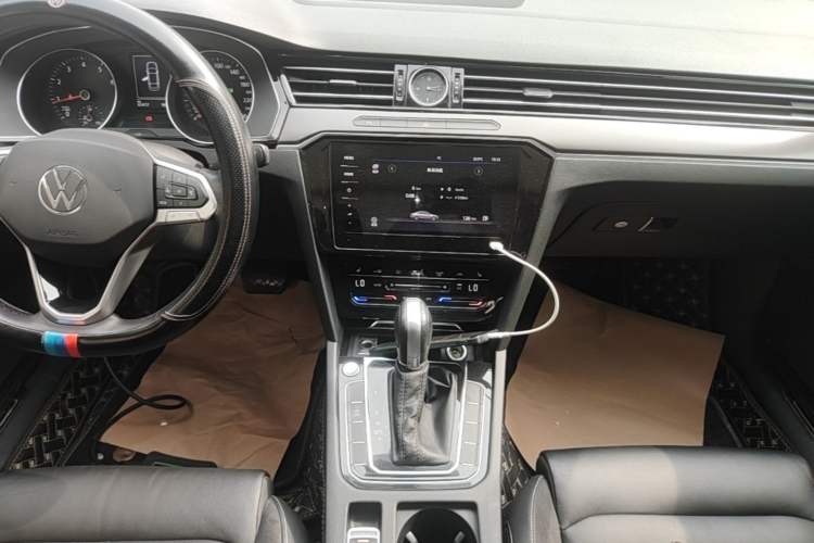 Used Volkswagen Magotan 2020 330TSI DSG Leading Model Audio And AC Panel