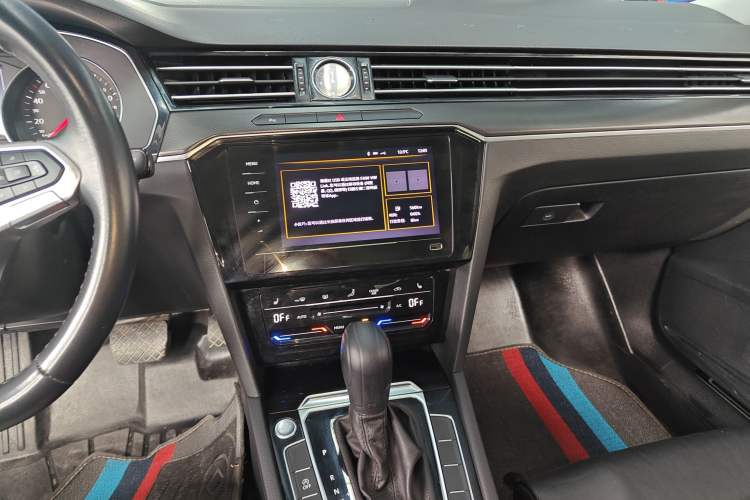Used Volkswagen Magotan 2020 330TSI DSG Leading Model Audio And AC Panel