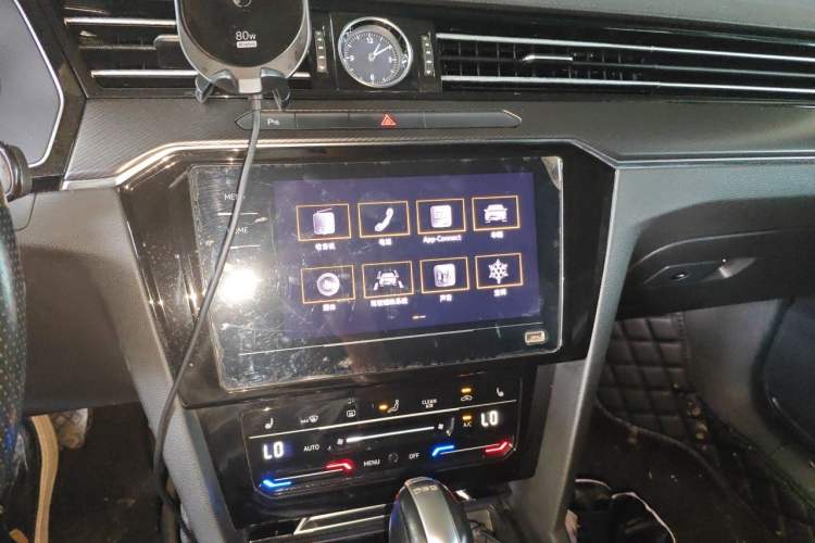 Used Volkswagen Magotan 2020 330TSI DSG Leading Model Audio And AC Panel