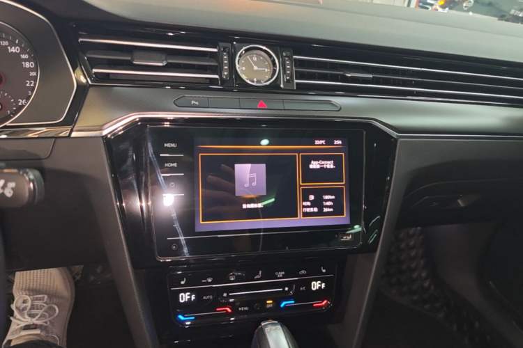 Used Volkswagen Magotan 2020 330TSI DSG Leading Model Audio And AC Panel