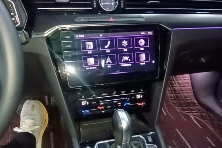 Used Volkswagen Magotan 2020 330TSI DSG Luxury Edition Audio And AC Panel