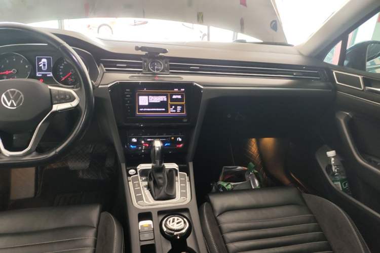 Used Volkswagen Magotan 2020 330TSI DSG Leading Model Audio And AC Panel