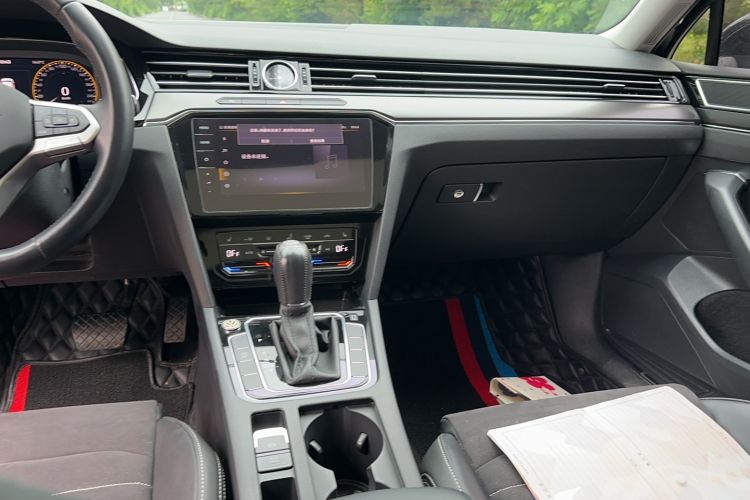 Used Volkswagen Magotan 2020 330TSI DSG Luxury Edition Audio And AC Panel