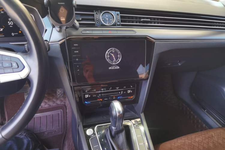 Used Volkswagen Magotan 2020 330TSI DSG Luxury Edition Audio And AC Panel