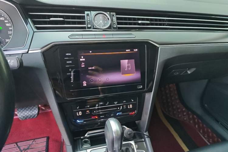 Used Volkswagen Magotan 2020 330TSI DSG Leading Model Audio And AC Panel