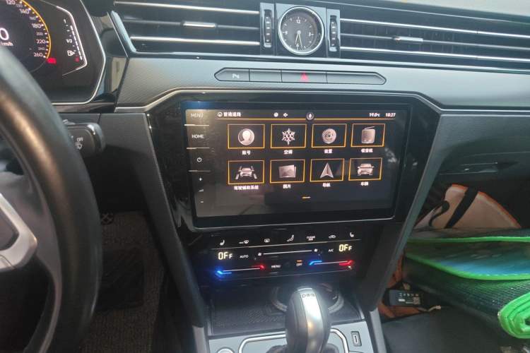 Used Volkswagen Magotan 2020 330TSI DSG Luxury Edition Audio And AC Panel