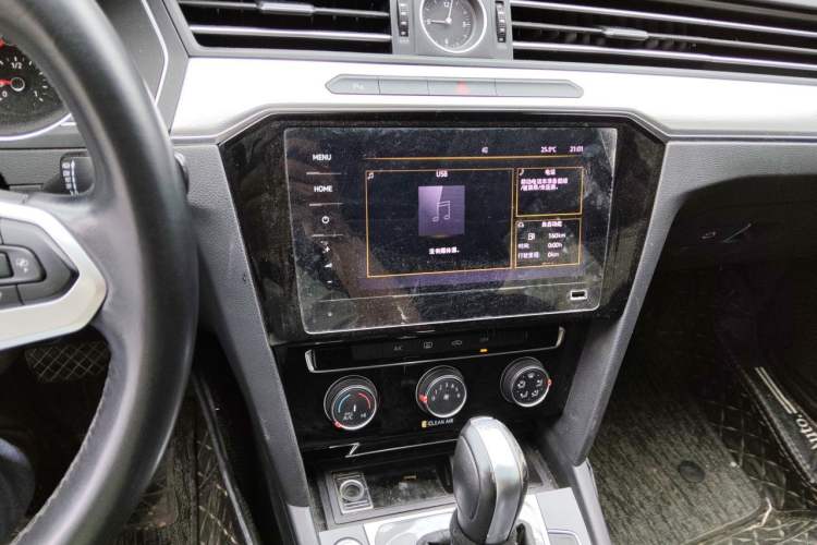 Used Volkswagen Magotan 2020 280TSI DSG Comfort Edition Audio And AC Panel