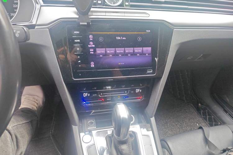 Used Volkswagen Magotan 2020 330TSI DSG Leading Model Audio And AC Panel