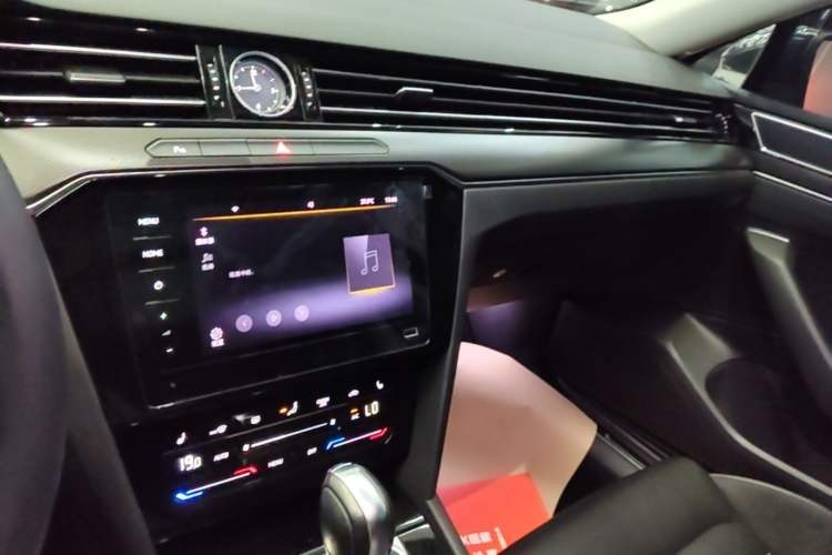 Used Volkswagen Magotan 2020 330TSI DSG Leading Model Audio And AC Panel