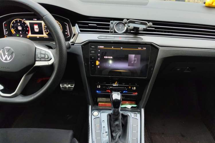 Used Volkswagen Magotan 2020 330TSI DSG Luxury Edition Audio And AC Panel