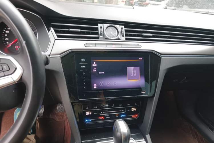 Used Volkswagen Magotan 2020 330TSI DSG Leading Model Audio And AC Panel