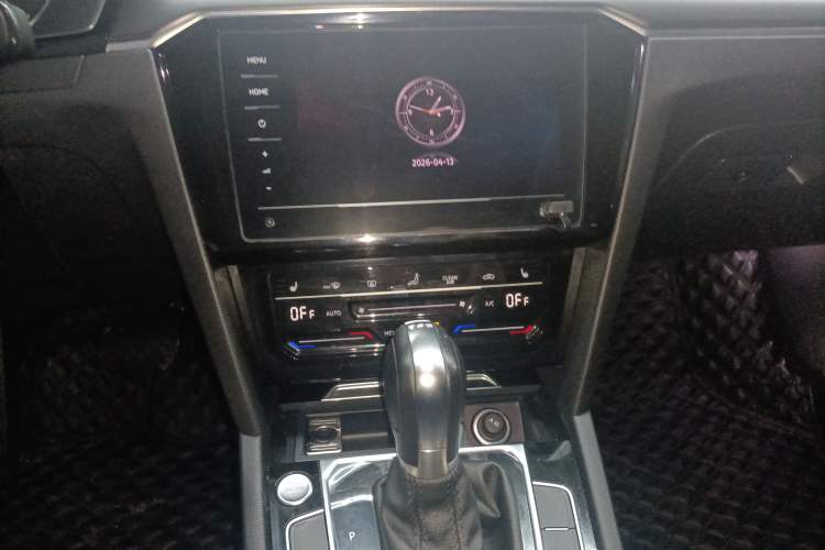 Used Volkswagen Magotan 2020 330TSI DSG Leading Model Audio And AC Panel