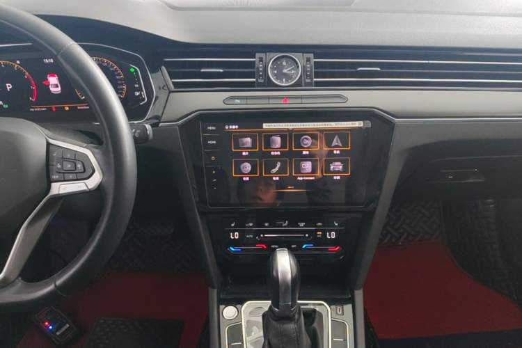 Used Volkswagen Magotan 2020 330TSI DSG Luxury Edition Audio And AC Panel