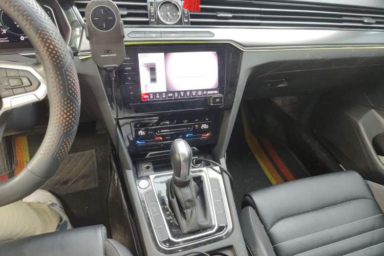 Used Volkswagen Magotan 2020 330TSI DSG Leading Model Audio And AC Panel