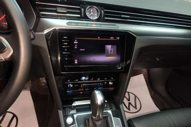 Used Volkswagen Magotan 2020 330TSI DSG Leading Model Audio And AC Panel