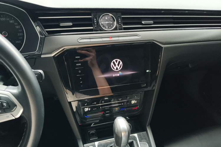 Used Volkswagen Magotan 2020 330TSI DSG Leading Model Audio And AC Panel