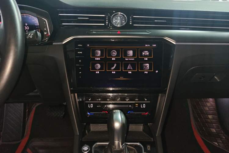 Used Volkswagen Magotan 2020 330TSI DSG Luxury Edition Audio And AC Panel