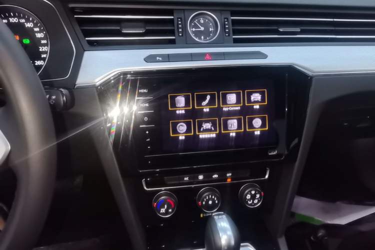 Used Volkswagen Magotan 2020 280TSI DSG Comfort Edition Audio And AC Panel