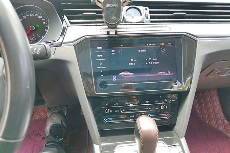 Used Volkswagen Magotan 2020 330TSI DSG Leading Model Audio And AC Panel